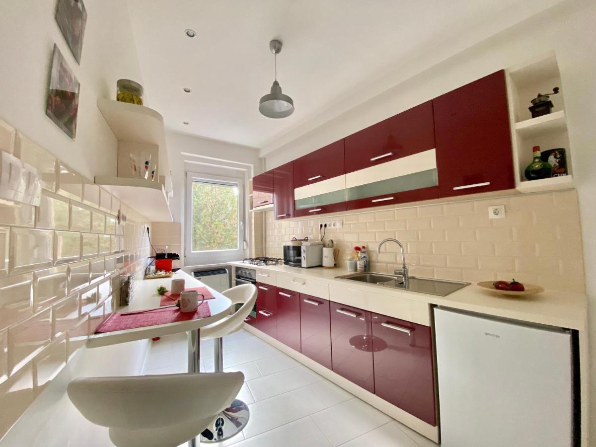Budapest Hideout In Style With Free Parking - Luxury Apartment Exterior foto